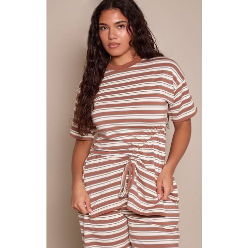 Brown Haut Shape À Côtés Froncés | Taille 36 - PrettyLittleThing - Modalova