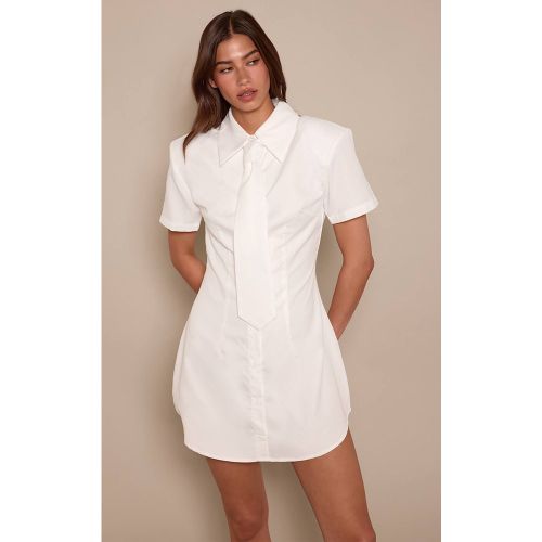 White Robe Chemise À Manches Courtes Avec Détail Nœud | Taille 32 - PrettyLittleThing - Modalova