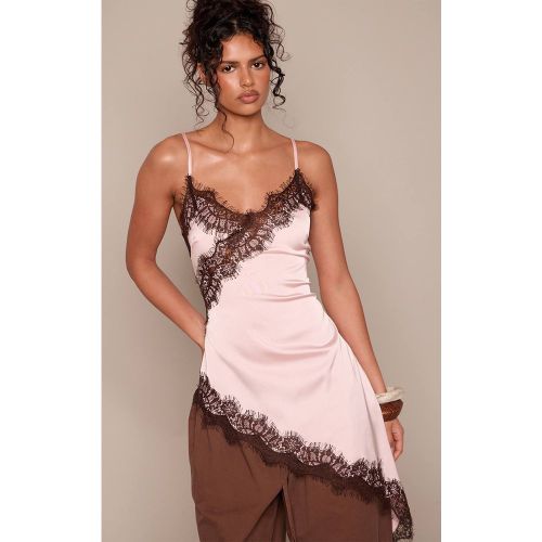 Light Pink Haut Long Asymétrique En Satin Avec Détails En Dentelle | Taille 36 - PrettyLittleThing - Modalova