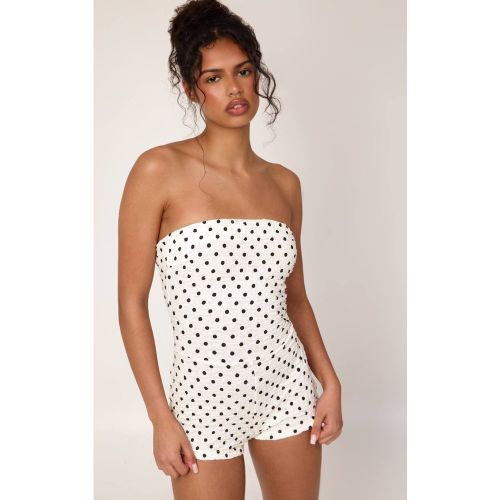 White Combinaison-short Bandeau Texturée À Pois | Taille 42 - PrettyLittleThing - Modalova