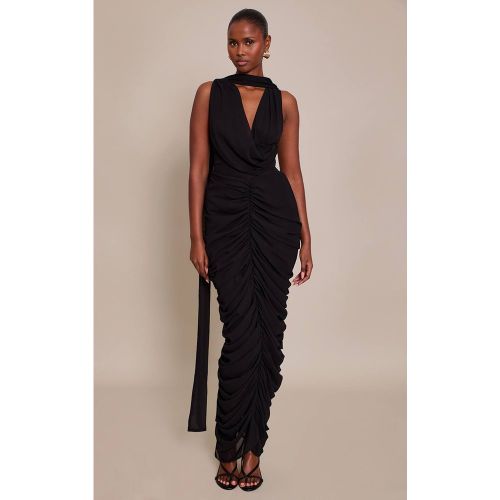 Black Robe Longue Froncée En Mousseline Avec Détail Foulard | Taille 32 - PrettyLittleThing - Modalova