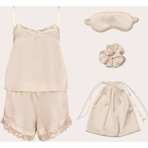 Cream Ensemble De Nuit En Satin Avec Sac Cadeau | Taille Medium - PrettyLittleThing - Modalova