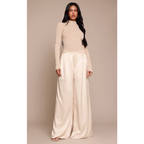 Cream Pantalon Large Plissé En Satin | Taille 42 - PrettyLittleThing - Modalova