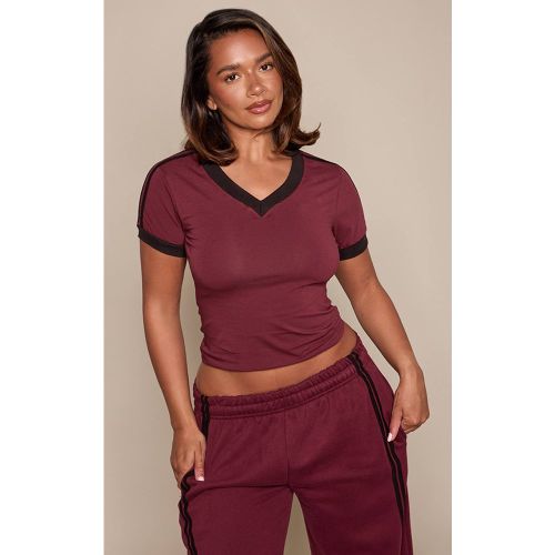 Burgundy T-shirt Shape À Rayures Col V | Taille 36 - PrettyLittleThing - Modalova