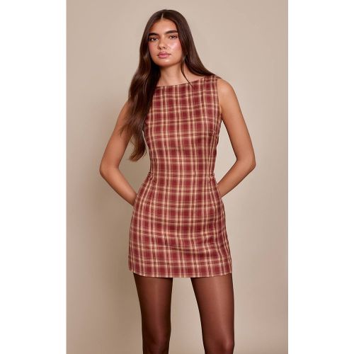 Red Robe Droite Sans Manches À Col Bateau À Carreaux | Taille 42 - PrettyLittleThing - Modalova