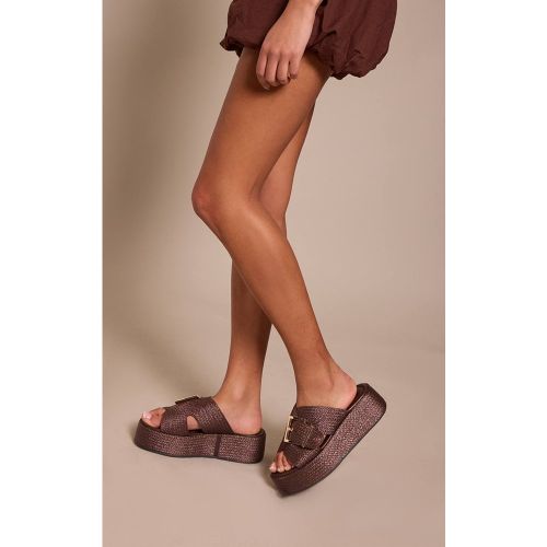 Sandales Compensées À Détail Boucle En Raphia Coupe Large | Taille 38 - PrettyLittleThing - Modalova