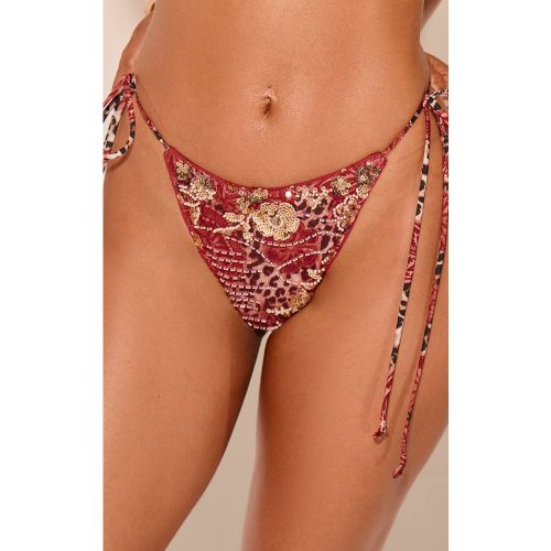 Red Bas De Bikini À Nouer Sur Les Côtés Avec Sequins Imprimé Léopard | Taille 44 - PrettyLittleThing - Modalova