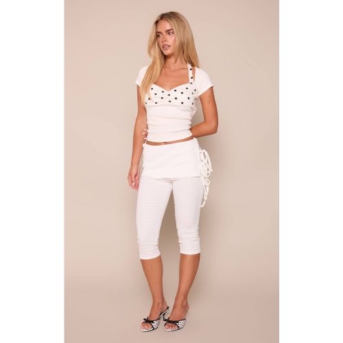 Cream Pantalon Capri Petite À Taille Nouée Et Texture | Taille Large - PrettyLittleThing - Modalova