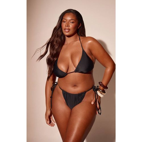 Black Haut De Bikini Triangle Basique Grande Taille | Taille 44 - PrettyLittleThing - Modalova