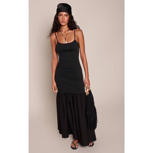 Black Robe Maxi À Bretelles Avec Ourlet Bouffant | Taille 42 - PrettyLittleThing - Modalova
