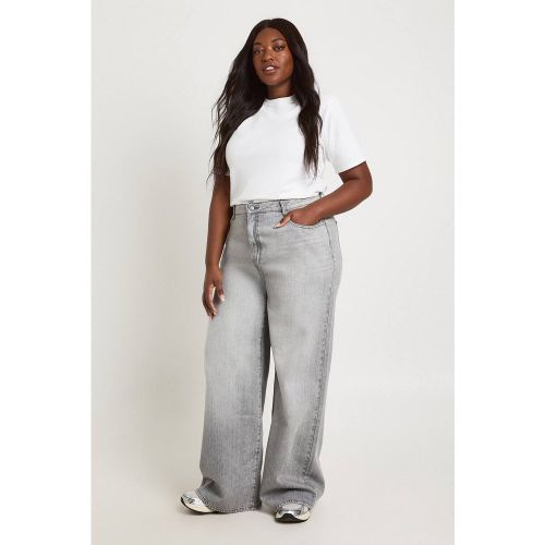 Jean Large Taille Haute Plus Basics | Taille 56 - boohoo - Modalova