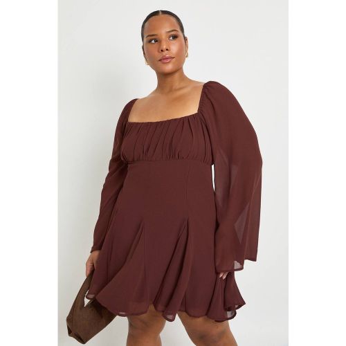 Plus Chiffon Godet Skater | Taille 48 - boohoo - Modalova