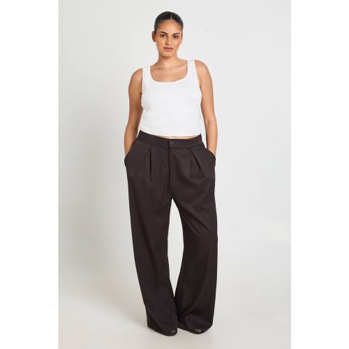 Pantalon Large À Pinces Devant Grande Taille | Taille 48 - boohoo - Modalova