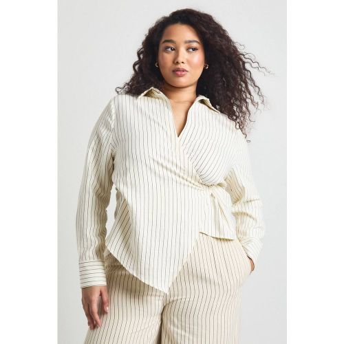 Chemise Cache-cœur À Rayures Pêche Grande Taille | Taille 48 - boohoo - Modalova