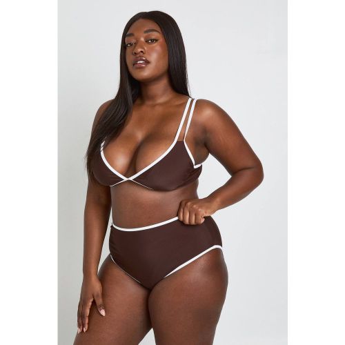 Ensemble Bikini Grande Taille Haut Triangle À Bords Contrastés Et Bas Taille Haute | Taille 56 - boohoo - Modalova