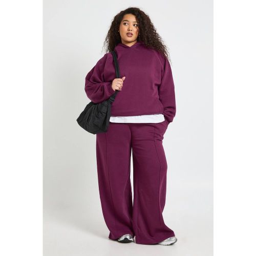 Jogging Jambe Droite À Détail De Pinces Plus Core Basic | Taille 48 - boohoo - Modalova