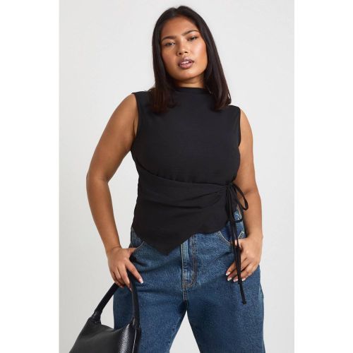 Haut Asymétrique Grande Taille à Col Bénitier avec Lien Devant | Taille 48 - boohoo - Modalova