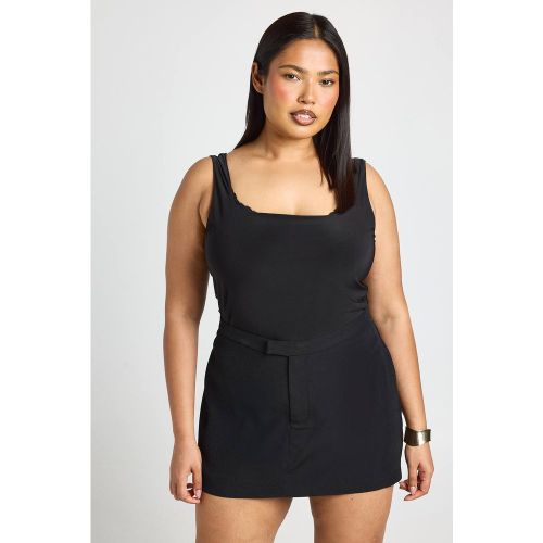 Jupe-short Mini Ajustée Grande Taille | Taille 48 - boohoo - Modalova