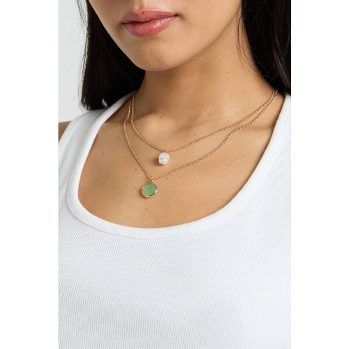 Collier Superposé En Pierre Verte Et Perles - boohoo - Modalova
