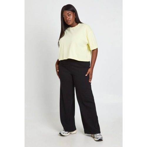 Pantalon Droit Côtelé Plus Basic | Taille 48 - boohoo - Modalova