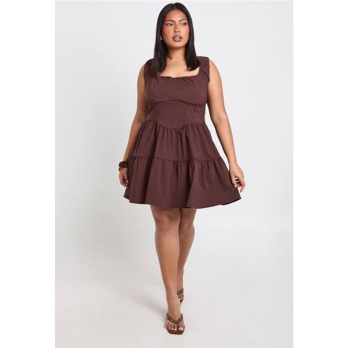 Robe Mini Grande Taille En Bengaline À Encolure Carrée | Taille 48 - boohoo - Modalova