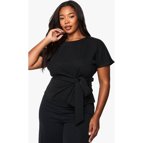 PLUS TOP À MANCHES COURTES EN MAILLIÉ AVEC DÉTAIL DRAPÉ GRANDE TAILLE | Taille 54 - boohoo - Modalova