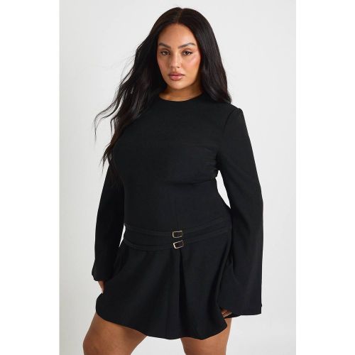 Robe mini plissée sur mesure avec détail de boucle | Taille 48 - boohoo - Modalova