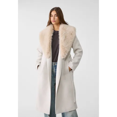 Manteau à col en fausse fourrure Écru XS - Stradivarius - Modalova