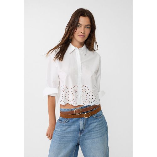 Chemise courte avec broderies en popeline XS - Stradivarius - Modalova