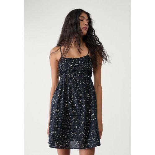 Robe fluide courte froncée XS - Stradivarius - Modalova