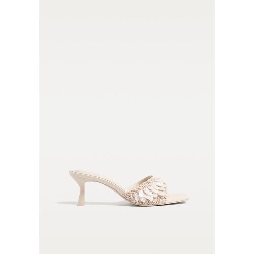 Sandales à talon avec détails ovales ÉCRU 35 - Stradivarius - Modalova