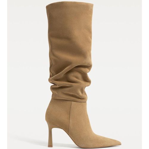 Bottes en croûte de cuir à talon aiguille 35 - Stradivarius - Modalova