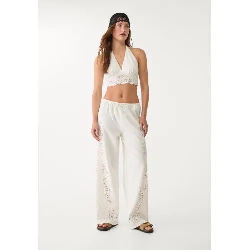 Top encolure américaine brodé en lin Écru XS - Stradivarius - Modalova