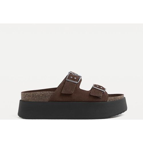 Sandales plates en cuir avec boucles 35 - Stradivarius - Modalova