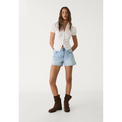 Short denim revers DENIM BLEU MOYEN CLAIR DÉLAVÉ 32 - Stradivarius - Modalova