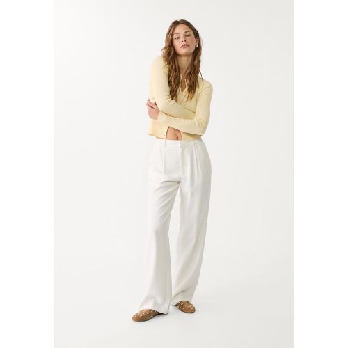 Pantalon droit fluide à pinces Écru 32 - Stradivarius - Modalova