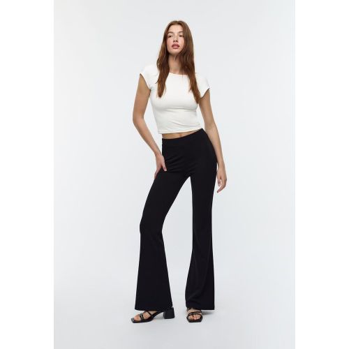 Pantalon flare en maille lisse XS - Stradivarius - Modalova