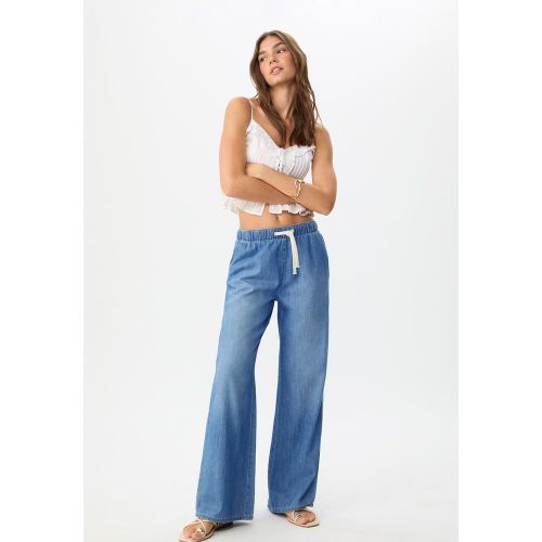 Pantalon fluide long en denim DENIM BLEU MOYEN DÉLAVÉ XS - Stradivarius - Modalova