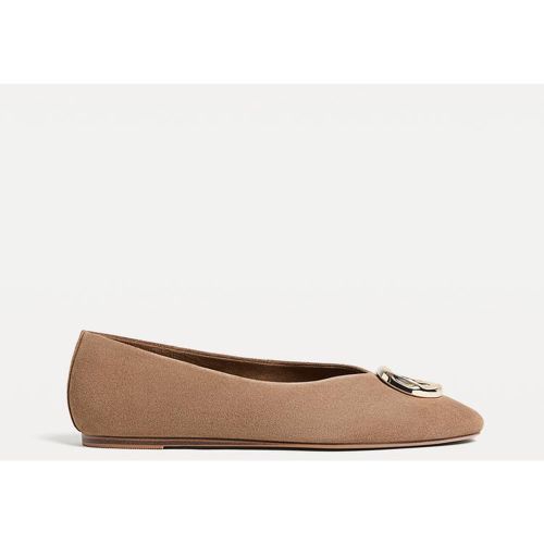 Ballerines en croûte de cuir avec détail 35 - Stradivarius - Modalova