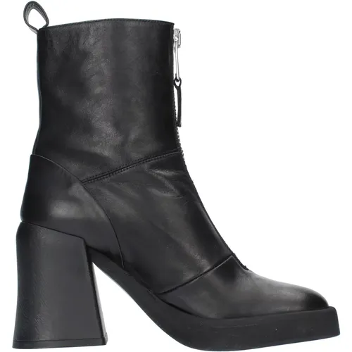 Shoes > Boots > Heeled Boots - - Strategia - Modalova