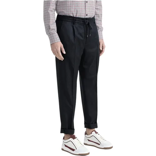 Trousers > Slim-fit Trousers - - PESERICO - Modalova