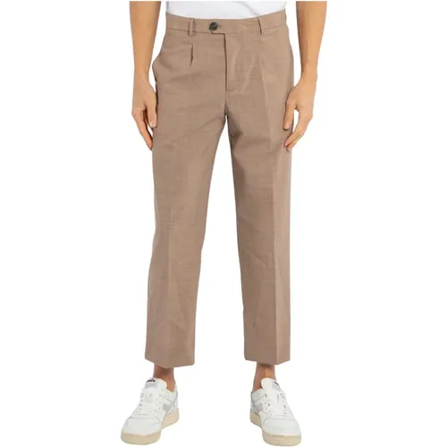 Trousers > Cropped Trousers - - Amaránto - Modalova