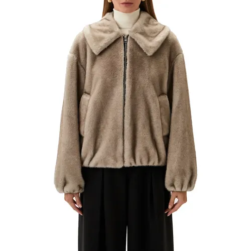 Jackets > Faux Fur & Shearling Jackets - - Actitude - Modalova