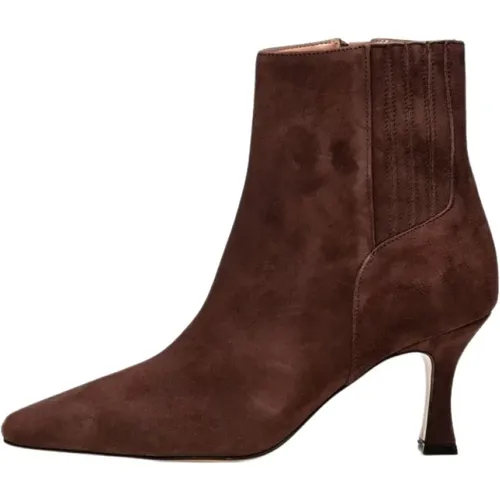 Shoes > Boots > Heeled Boots - - Poche Paris - Modalova