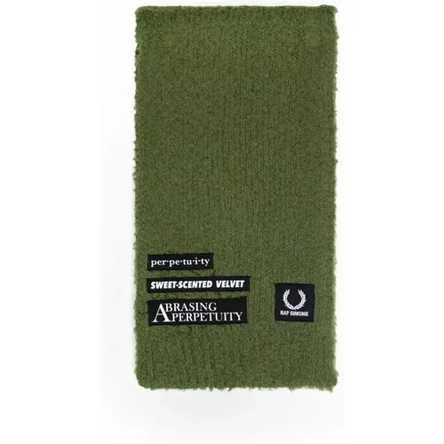 Accessories > Scarves > Winter Scarves - - Fred Perry - Modalova