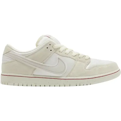 Nike - Shoes > Sneakers - Beige - Nike - Modalova