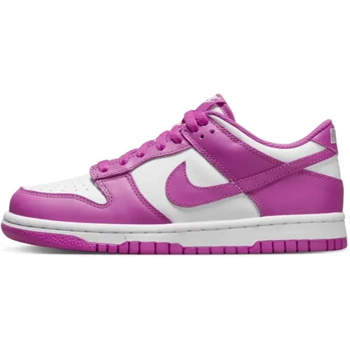 Nike - Shoes > Sneakers - Pink - Nike - Modalova