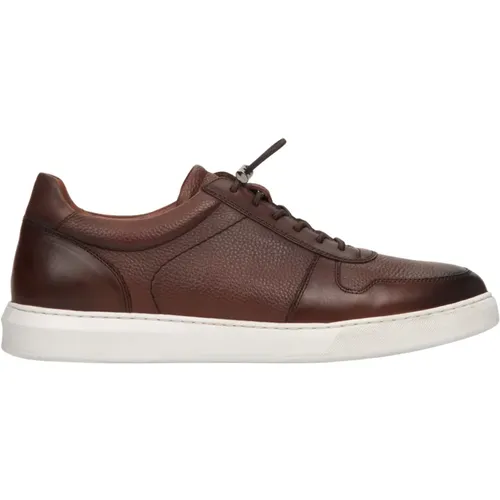 Estro - Shoes > Sneakers - Brown - Estro - Modalova