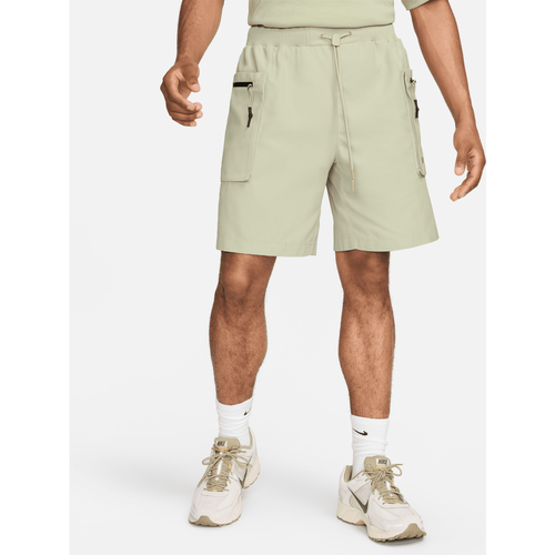 Short fonctionnel tissé Sportswear Tech Pack - Nike - Modalova