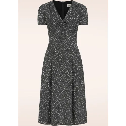 Robe évasée fleurie Josephine Ditzy en - Banned Retro - Modalova